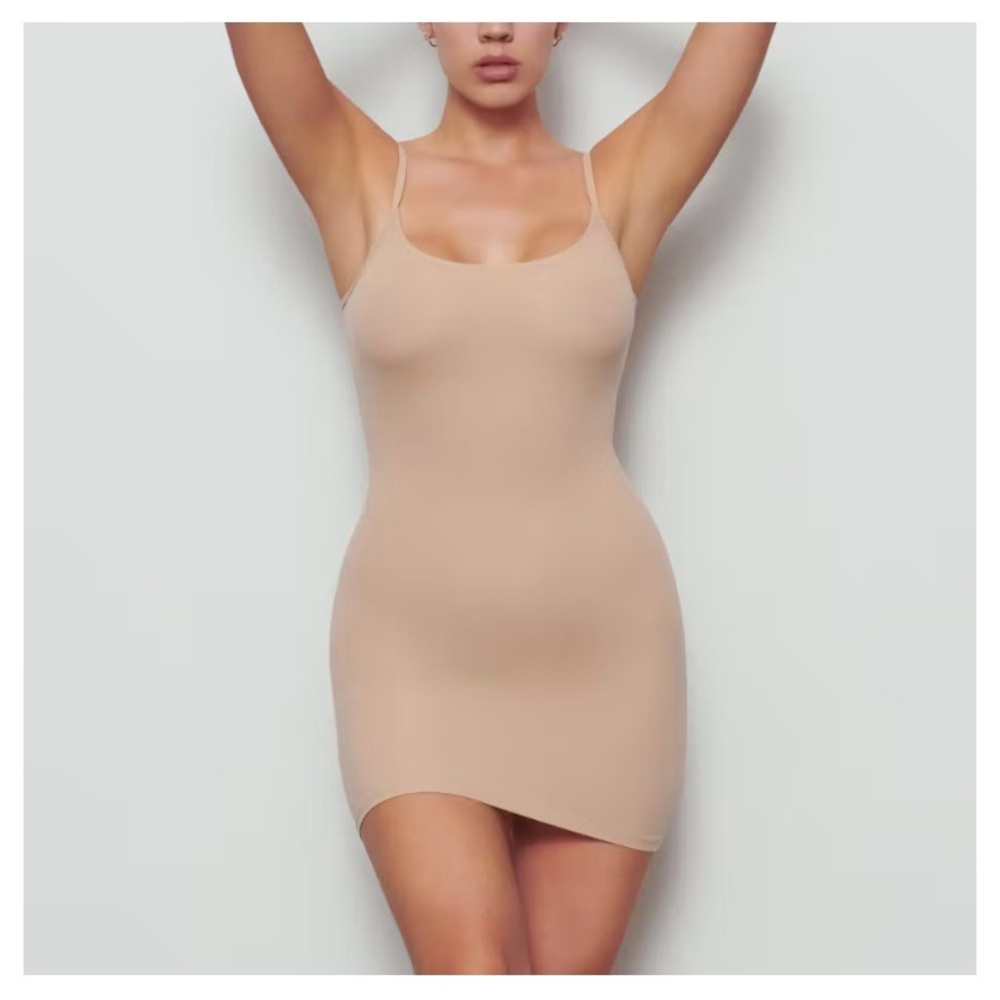 NWT Skims fits everybody slip dress in sand. 2X. New with tags.